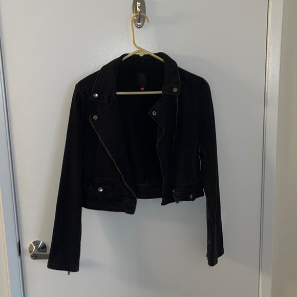 Jacket - Picture 1 of 2